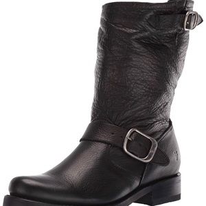 Frye Woman’s Veronica, Short Ankle Boot, size 9.5